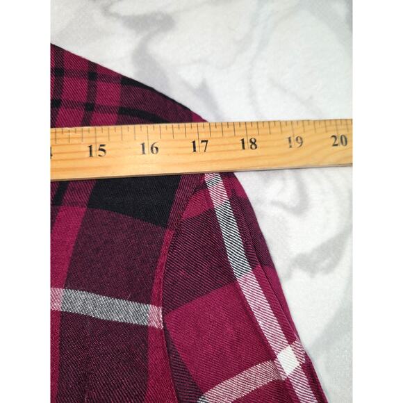 Charlotte Russe Magenta Plaid Button Up Top Women's Size L - Picture 9 of 10